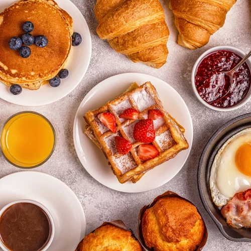 Λαχταριστό homemade brunch: 3 αλμυρές + 1 γλυκιά συνταγές για αυτό το Σαββατοκύριακο
