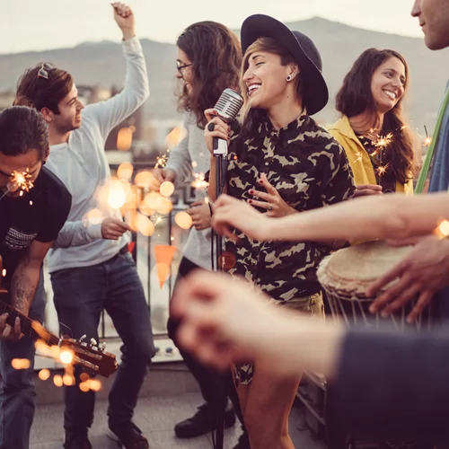 Jingle Bell, what; Τι μας προκαλούν τα χριστουγεννιάτικα τραγούδια;