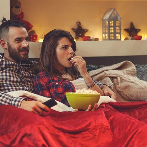 COSMOTE CINEMA CHRISTMAS HD: Πάνω από 90 ταινίες στο χριστουγεννιάτικο pop-up κανάλι της COSMOTE TV