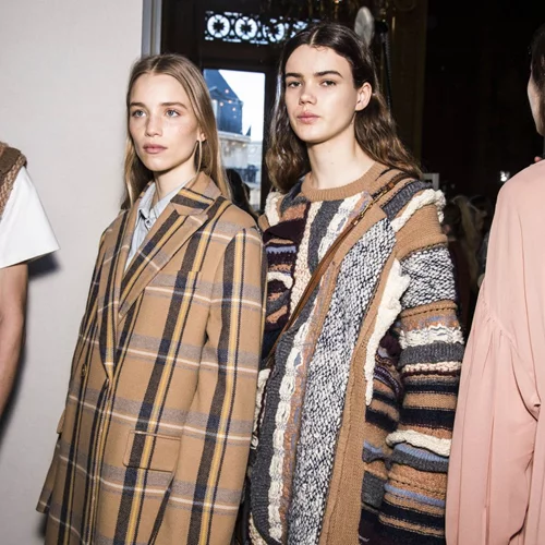 Πουλόβερ | Οι πιο stylish τρόποι να το φορέσεις τώρα