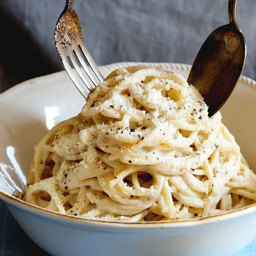 Πώς θα φτιάξεις την αγαπημένη μακαρονάδα cacio e pepe