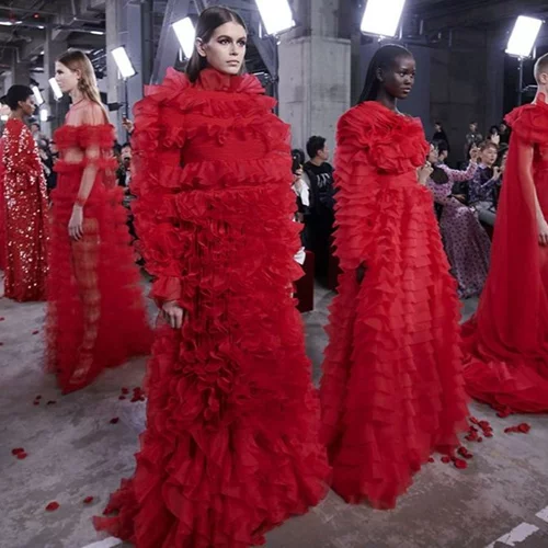 Valentino Pre-Fall 2019 | Tο εντυπωσιακό show στην Ιαπωνία