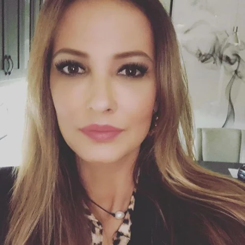 Αλέκα Καμηλά | Μας είπε "Καλημέρα" χορεύοντας στη βροχή