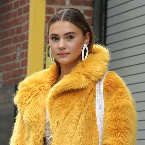 Το παλτό από οικολογική γούνα είναι η πρώτη αγορά που θα πρέπει να κάνεις γι' αυτόν το χειμώνα