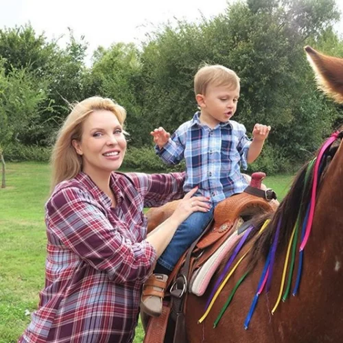 Χριστίνα Αλούπη | Ο γιος της έγινε 2 ετών και το γιόρτασε με μια διώροφη τούρτα!