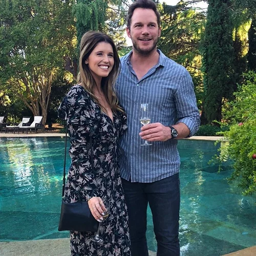 Ποιο πρόσφατα αρραβωνιασμένο ζευγάρι μετακόμισε μαζί;