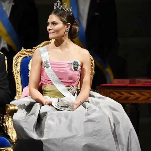 Βραβεία Nobel | Η ιδιαίτερη λεπτομέρεια που είχε το φόρεμα της πριγκίπισσας Victoria
