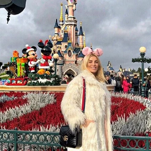 Κατερίνα Καινούργιου | Μαγικά Χριστούγεννα στο Παρίσι με τον σύντροφό της