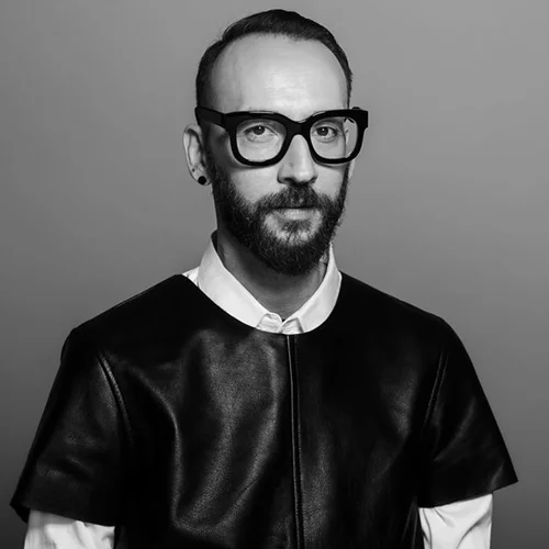 Huge News: Ο Νικόλας Βιλλιώτης άνοιξε το δικό του κομμωτήριο!