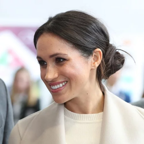Αν γίνεσαι νονά επίλεξε το χρώμα που φόρεσε η Meghan Markle