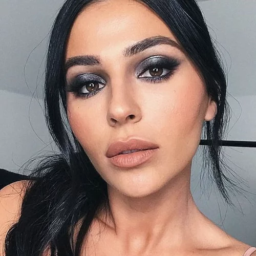 Πώς θα πετύχεις το πιο σέξι smokey μακιγιάζ