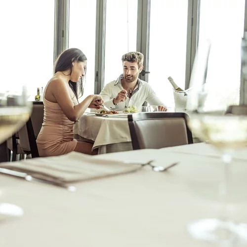 Ο κανόνας που πρέπει να ξεχάσεις για να μη στραβώσει το πρώτο ραντεβού