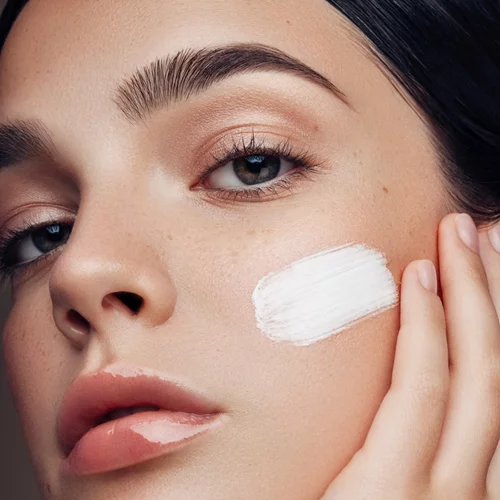 Ο πιο πρωτότυπος τρόπος να φτιάξεις την ιδανική κρέμα προσώπου μόνο για σένα