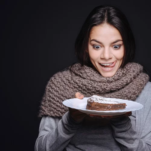 Ανάλυσέ Το | Πώς να ελέγξεις το συναισθηματικό φαγητό την περίοδο των γιορτών