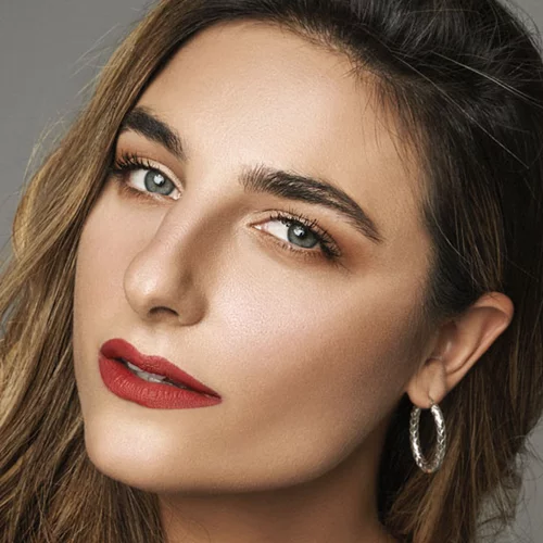 Lips to be kissed: Πώς θα πετύχεις το απόλυτο sexy μακιγιάζ όπως της Βασιλικής Ρούσσου