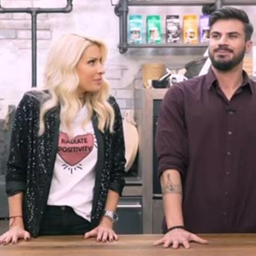 Ελένη Μενεγάκη | Έκανε πρόταση στον Άκη Πετρετζίκη on air!