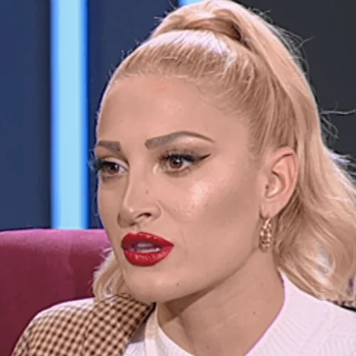 Ιωάννα Τούνη | Μιλά πρώτη φορά για τον σάλο με τη φωτογραφία στο Μνημείο του Ολοκαυτώματος