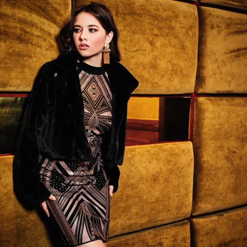 Τα πιο ωραία ρούχα της Lynne για το ρεβεγιόν θα σε βοηθήσουν να δημιουργήσεις το τέλειο σύνολο