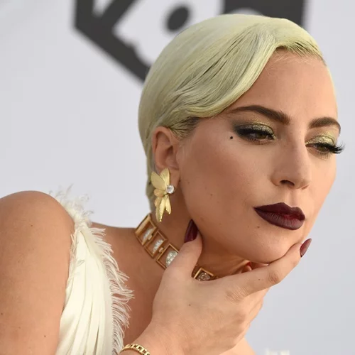 Nέα σχέση για την Lady Gaga; Και δεν μιλάμε για τον Βradley Cooper