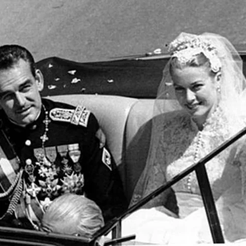 "Ήμασταν πιο δεμένοι με τη νταντά" | Η Καρολίνα του Μονακό μιλάει για την σχέση της με τη μητέρα της