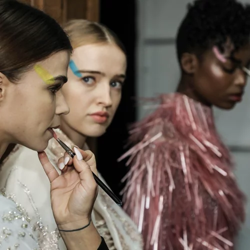 Όλες οι λεπτομέρειες του μακιγιάζ των μοντέλων στο show Celia Kritharioti