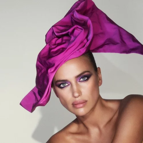 Irina Shayk | Πιο εντυπωσιακή από ποτέ στη νέα καμπάνια Marc Jacobs Beauty