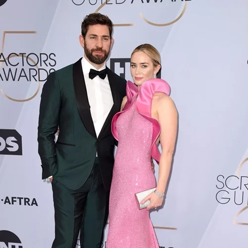 Ο John Krasinski μοιράζει καλές ειδήσεις εν μέσω κορωνοϊού