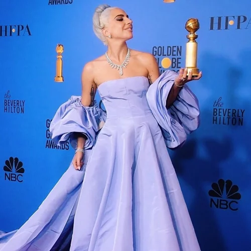 Lady Gaga | Η ξεχωριστή selfie μετά τις Χρυσές Σφαίρες