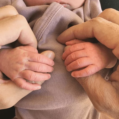 Η αναπάντεχη είδηση της ημέρας | Ο πασίγνωστος star μόλις ανακοίνωσε τον ερχομό της κόρης του!