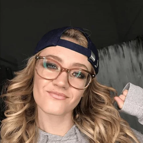 Ειρήνη Ερμίδου | Έκοψε κι έβαψε τα μαλλιά της ροζ