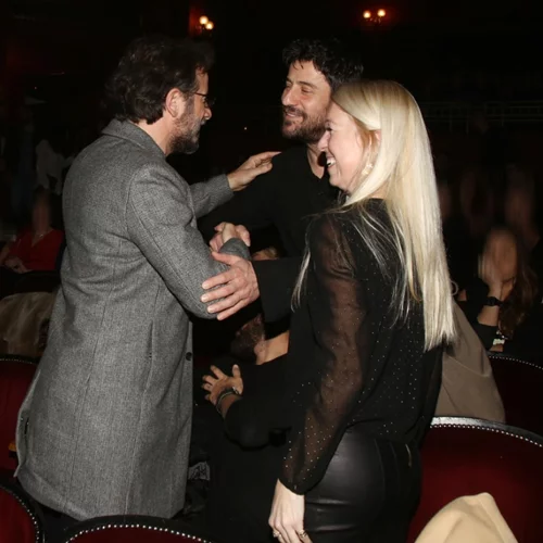 7 άβολες στιγμές των Ελλήνων celebrities που απαθανάτισε ο φακός