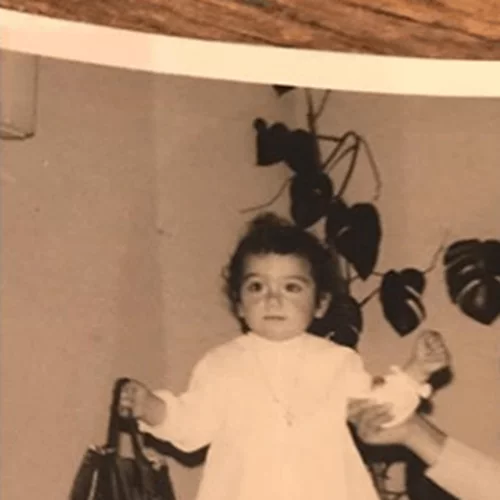 Εσύ αναγνωρίζεις το κοριτσάκι της φωτογραφίας;