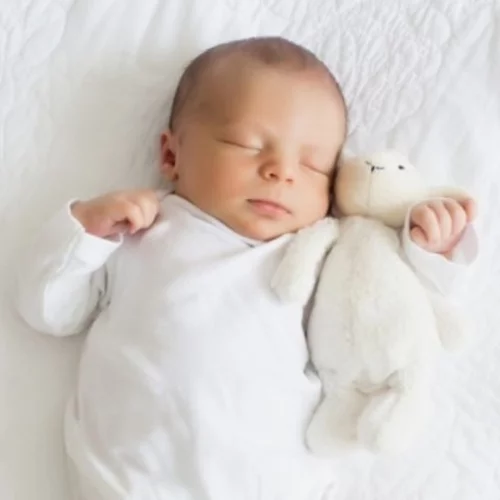 Γιατί είναι καλό το νεογέννητο να «πηγαίνει» αμέσως στο στήθος της μαμάς του και όχι για μπάνιο