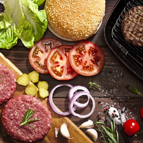 Συμβουλές για το τέλειο burger από τους κορυφαίους σεφ του πλανήτη