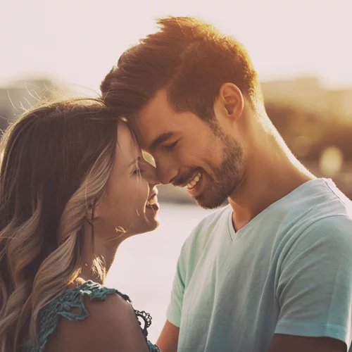 Τα 3 υπέροχα πράγματα που κάνουν ένα ζευγάρι πραγματικά ευτυχισμένο