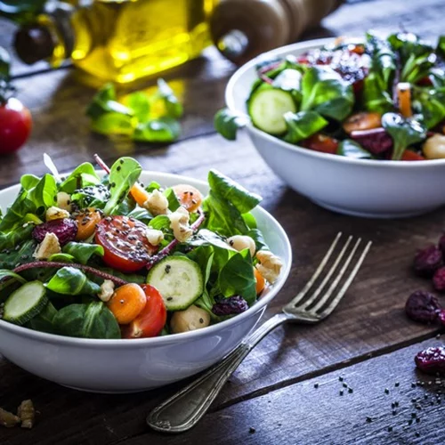 Vegan διατροφή | Πώς επηρεάζει η αυστηρή χορτοφαγία τον οργανισμό;