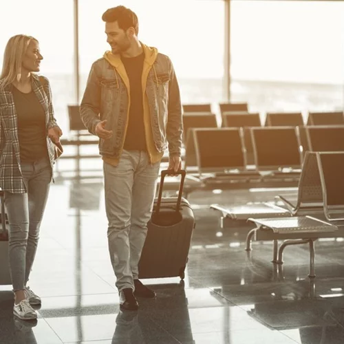 Να πώς θα ταξιδέψεις με παρέα, αεροπορικά, στη μισή τιμή!