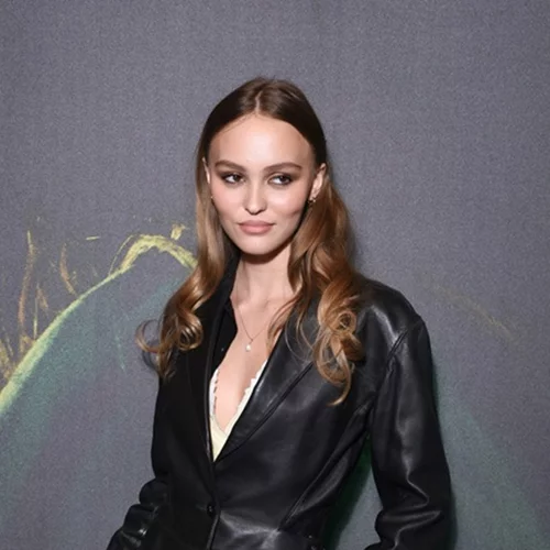 Lily-Rose Depp | H στυλάτη εναλλακτική του biker jacket
