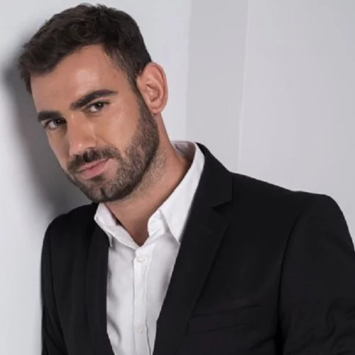 Νίκος Πολυδερόπουλος | Μας συστήνει τον κούκλο κομμωτή αδερφό του