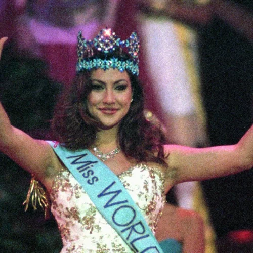 Ειρήνη Σκλήβα | Σε σπάνια έξοδο με την 15χρονη κόρη της - Πώς είναι σήμερα η ίδια;