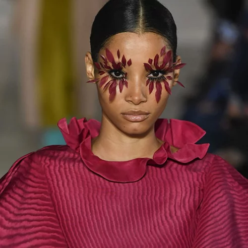 Οι πιο δυνατές τάσεις στο μακιγιάζ την άνοιξη καλοκαίρι 2019 που είδαμε στα Couture Shows SS19 στο Παρίσι