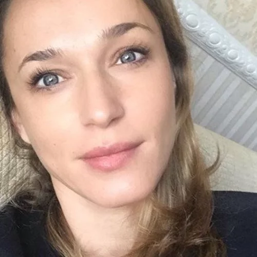 Κάτια Ζυγούλη | Αποκαλύπτει τι κάνει κάθε πρωί στα μαλλιά της και πώς βάφεται