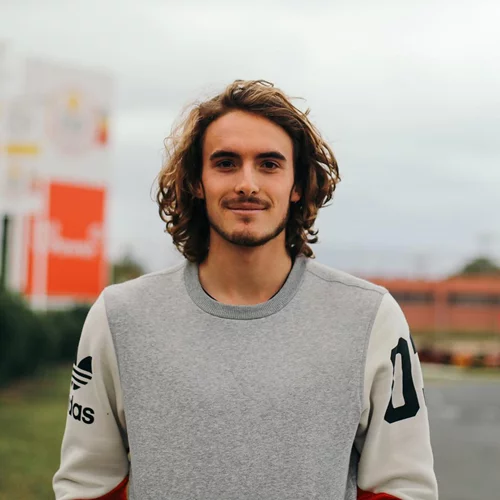 Κορονοϊός-Μήνυμα Τσιτσιπά Ι Αγκάλιασε τα μέτρα προστασίας γιατί όσοι αγαπάμε μπορεί να είναι πιο ευάλωτοι από εμάς