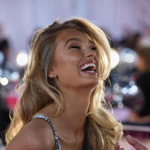 Μακιγιάζ για ξανθές | Αυτό είναι το makeup look που δείχνει απόλυτα κομψό