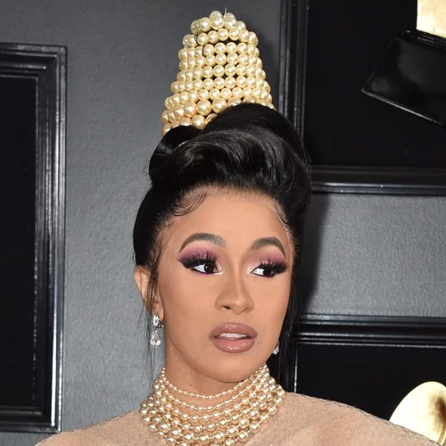 Εσύ έχεις δει την Cardi B χωρίς ίχνος μακιγιάζ | And we like it like that