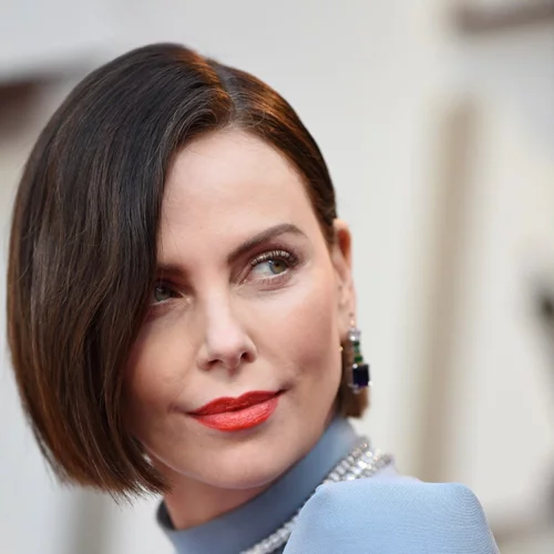 Charlize Theron | Η ανατρεπτική αλλαγή που έκανε στα μαλλιά της