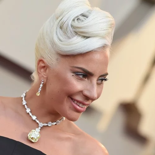 Lady Gaga | Αποκάλυψε τι συμβόλιζε η καρφίτσα και το φόρεμα της στην ορκωμοσία του Joe Biden