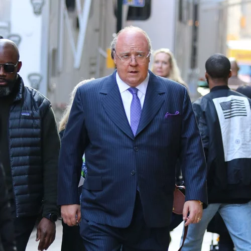 Εσύ αναγνωρίζεις τον πασίγνωστο ηθοποιό στη φωτογραφία (εμείς πάντως δεν τον καταλάβαμε);