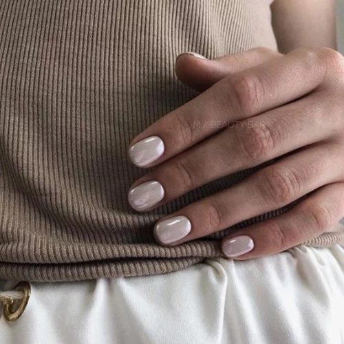 Μικρή βάση νυχιών: Do's and dont's και όσα πρέπει να γνωρίζεις