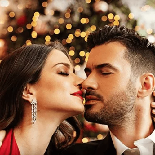 Στο σπίτι τους, σε διακοπές, σε εξόδους | Ο Γιάννης Τσιμιτσέλης φωτογραφίζει παντού & συνέχεια την Κατερίνα Γερονικολού (pics)